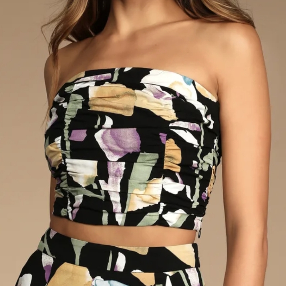 Lulu's Super Bloom strapless tube top